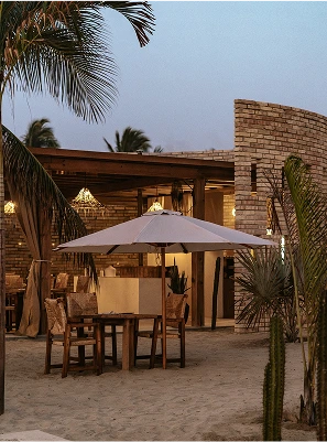 restaurant dinning room